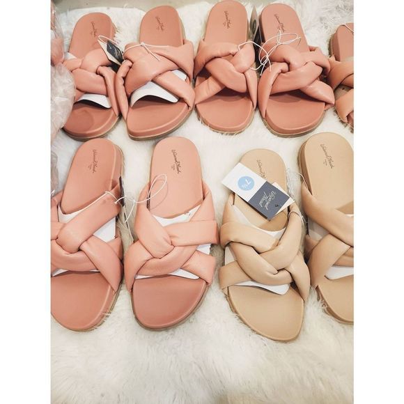 Large reseller Bundle of Universal Thread shoes - Picture 7 of 11